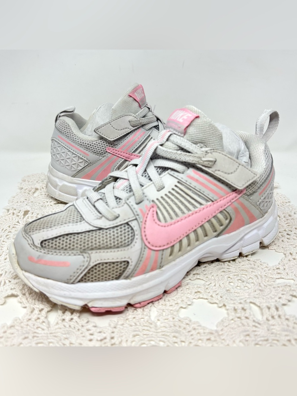 Nike Girl's Pink White Vomero 5 HF6999-012 Mesh Athletic Sneakers Shoes Size 1Y